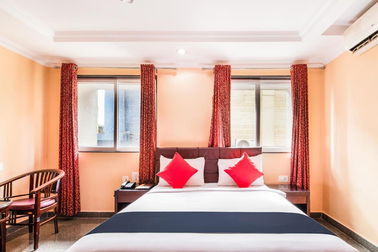 Hôtel Capital O 22439 Ratna Forever à Karkal Extérieur photo