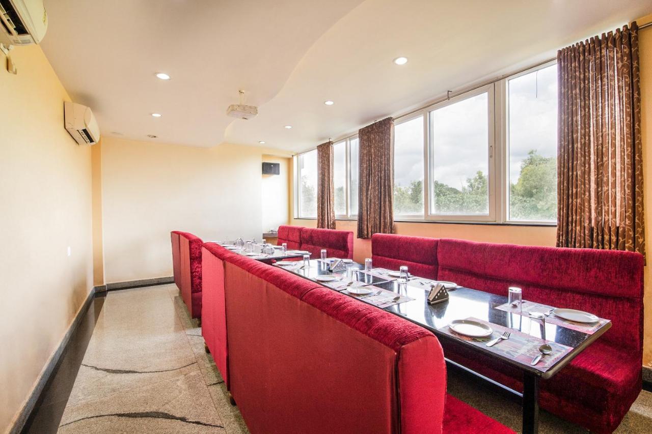 Hôtel Capital O 22439 Ratna Forever à Karkal Extérieur photo