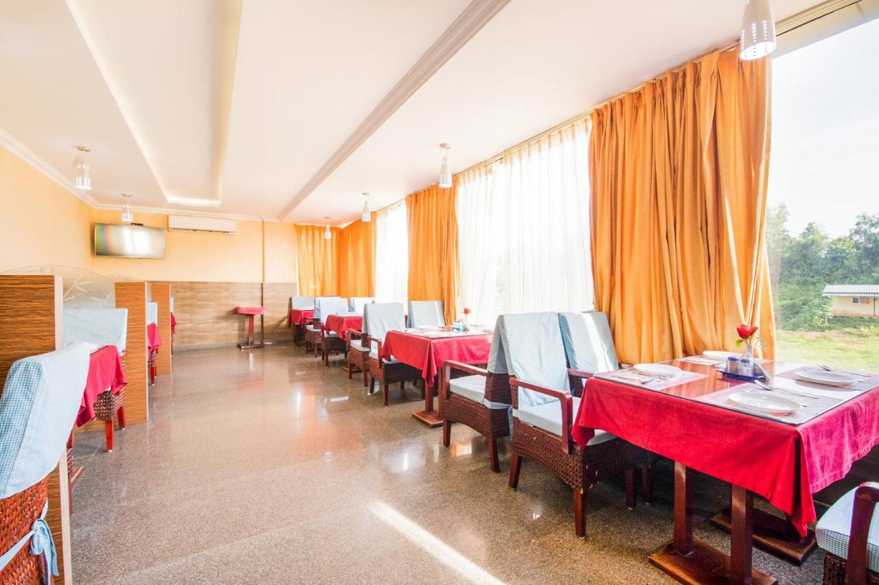 Hôtel Capital O 22439 Ratna Forever à Karkal Extérieur photo