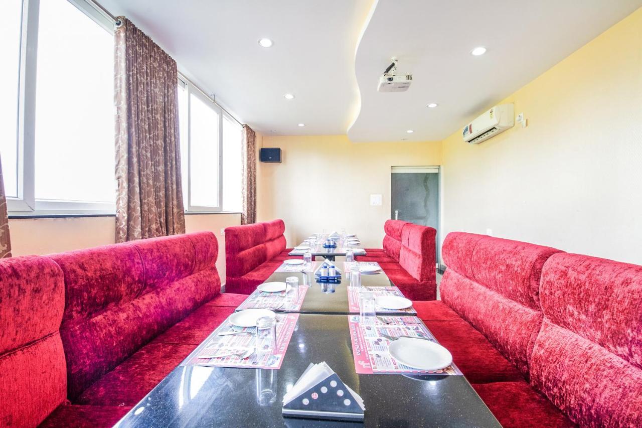 Hôtel Capital O 22439 Ratna Forever à Karkal Extérieur photo