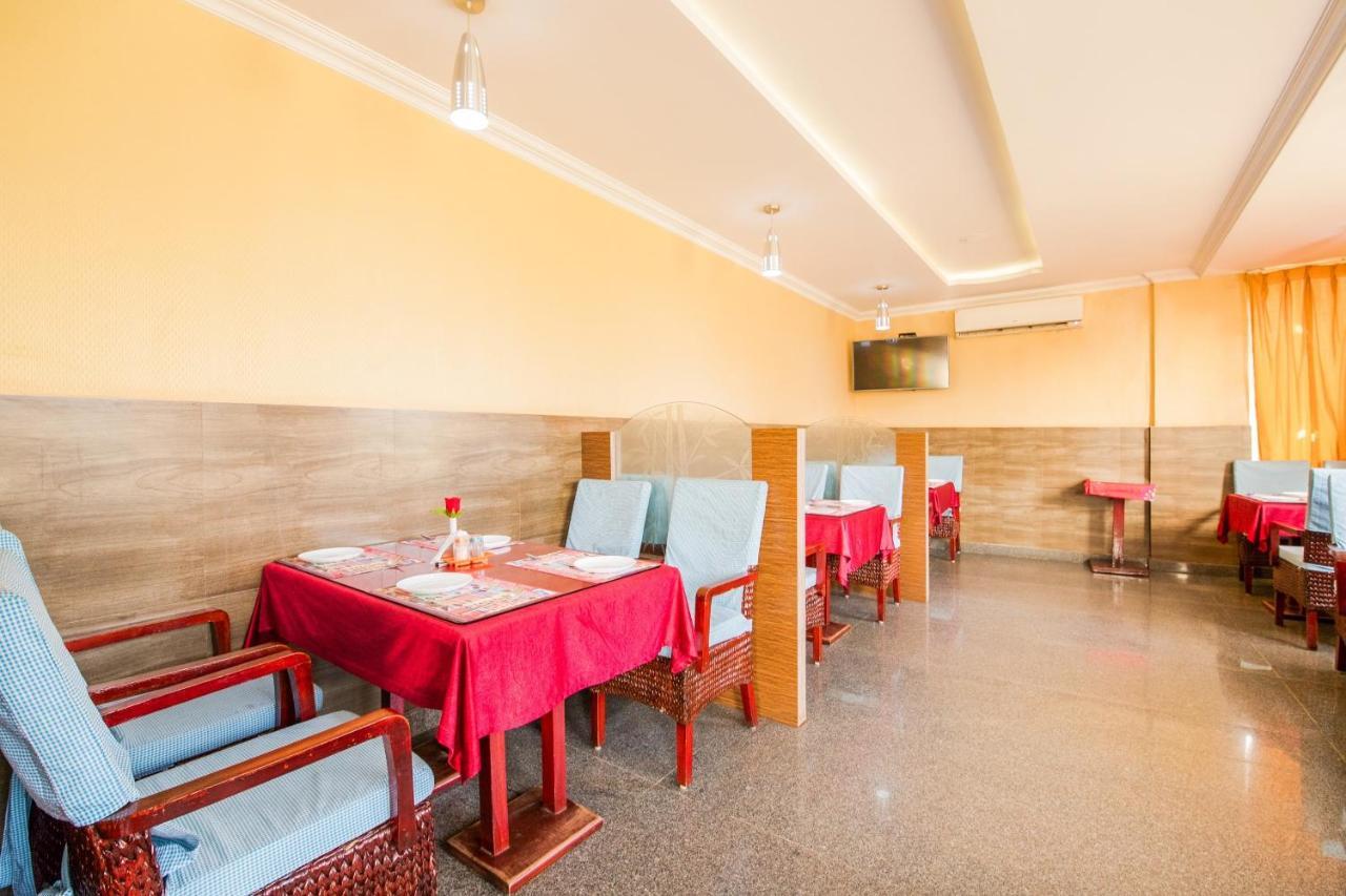 Hôtel Capital O 22439 Ratna Forever à Karkal Extérieur photo