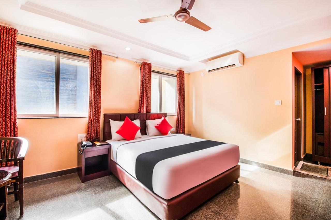 Hôtel Capital O 22439 Ratna Forever à Karkal Extérieur photo