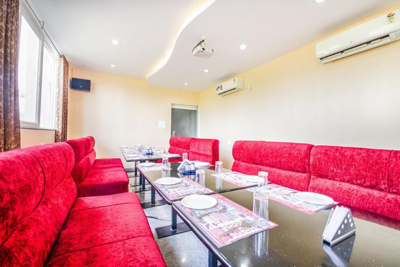 Hôtel Capital O 22439 Ratna Forever à Karkal Extérieur photo