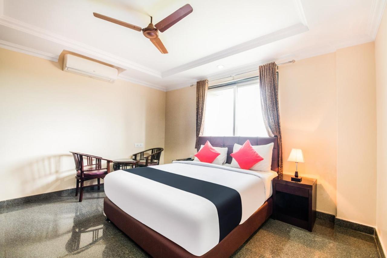 Hôtel Capital O 22439 Ratna Forever à Karkal Extérieur photo